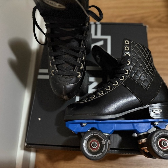 VNLA Skates Men’s Size 6, Women’s 7 - Picture 1 of 8